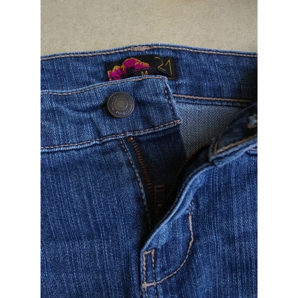 BOGO 🆓️ EUC - Forever 21 Denim Mini Skirt - Picture 4 of 6